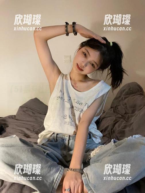 下载“51黑料社区”就是为了打发时间，没想到时间停滞。