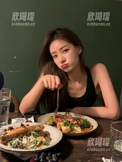 718sx 观看718sx,昨日摘的瓜,今天却在道边拖着惬意散步!