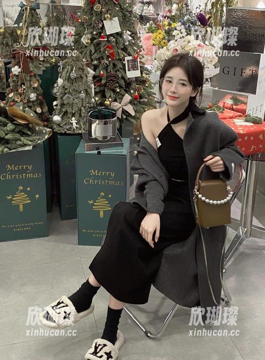 www.51 失足进入www.51cg.fun的链接,我终于理解了‘瓜’的深层含义