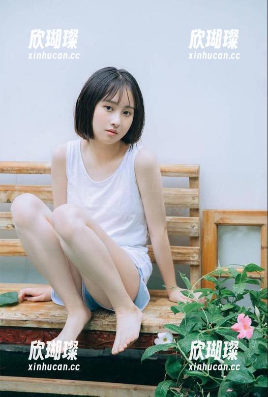 吃瓜瓜 就是要趴在床上,观看www.吃瓜瓜.top,似乎每个瓜都好好奇,哈哈。