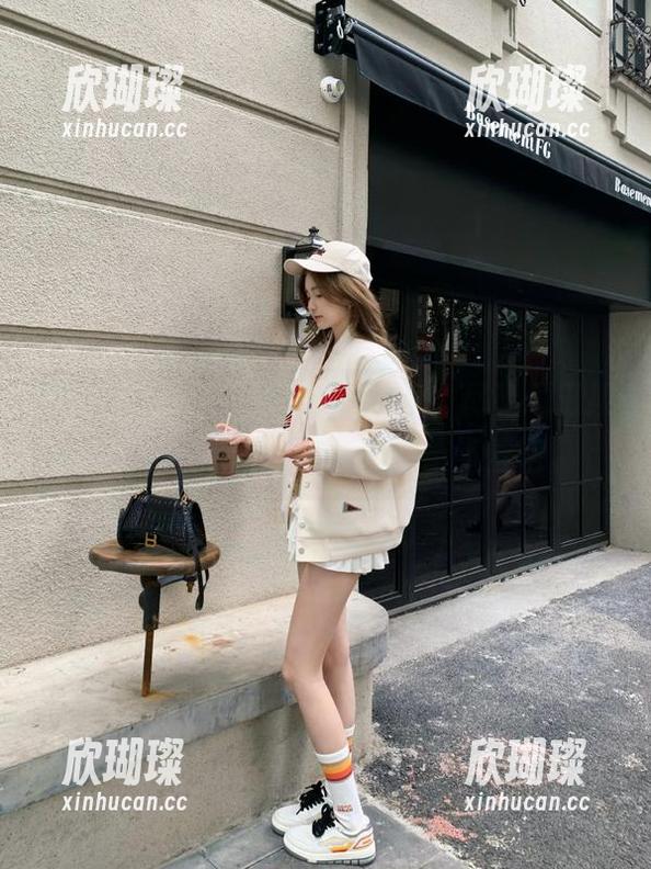 吃瓜网 用“吃瓜网”APP,尽享瓜田趣事,永不迷路,字段标记绝不混淆。