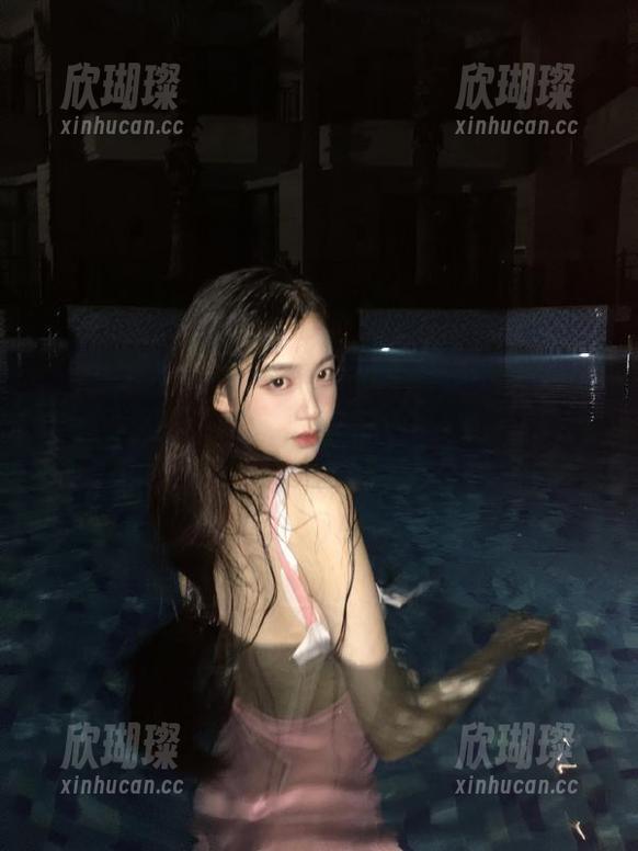 在线吃瓜网 17在线吃瓜网:一边吃瓜一边被瓜咬,不怕麻烦的自嗨王
