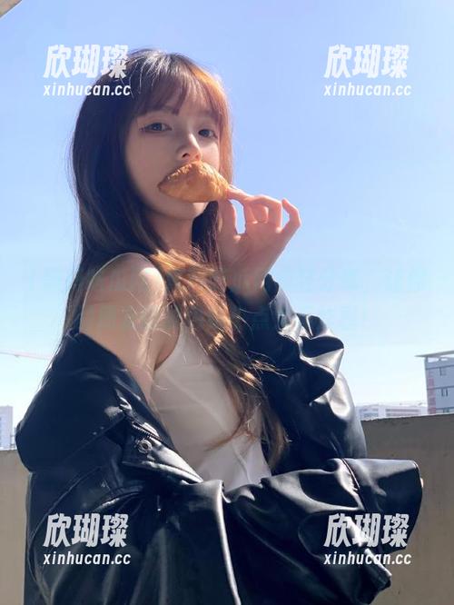 黑料吃瓜网 黑料吃瓜网疯狂分享,让你的朋友圈被热辣热点大瓜炸裂!