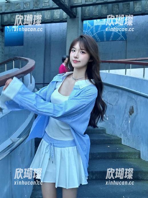 黑料网 每天登录黑料网,有事没事就线上吃瓜,简直是我最爱的修炼!
